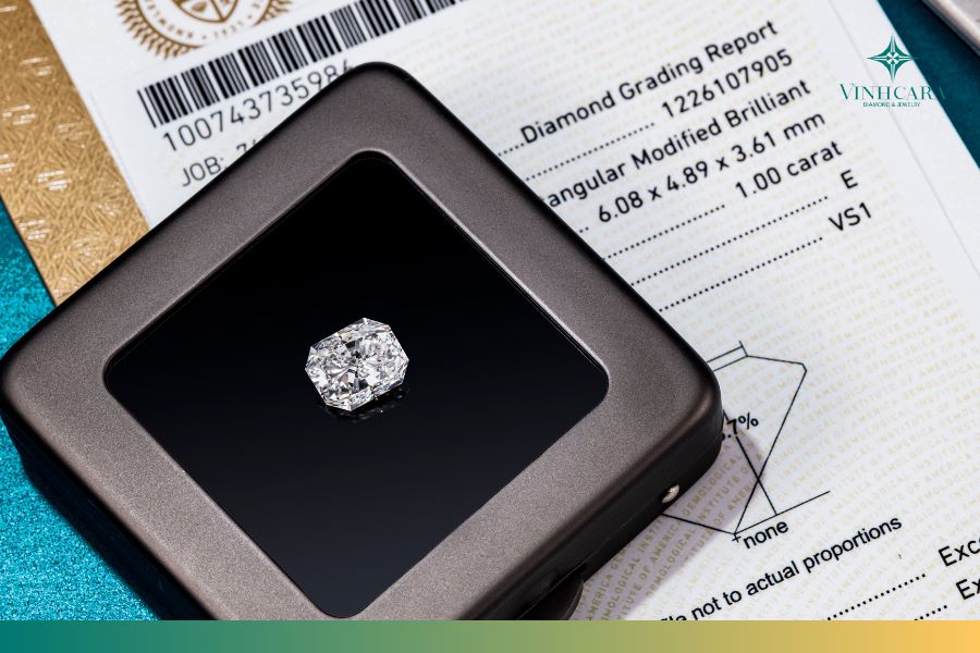 Chọn kim cương 1 Carat có giác cắt Excellent để đảm bảo ánh sáng lấp lánh