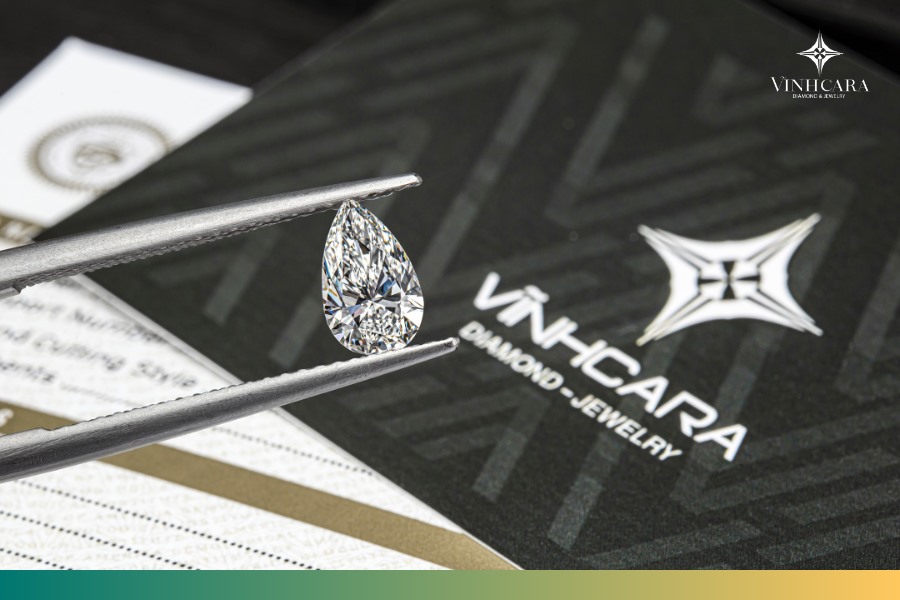 Độ trong suốt ảnh hưởng lớn đến vẻ đẹp của kim cương trọng lượng 2 Carat