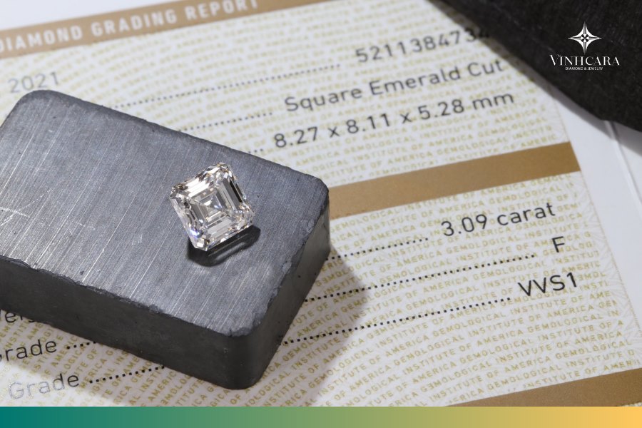 Kim cương trọng lượng 4 Carat nước D - F rất quý hiếm