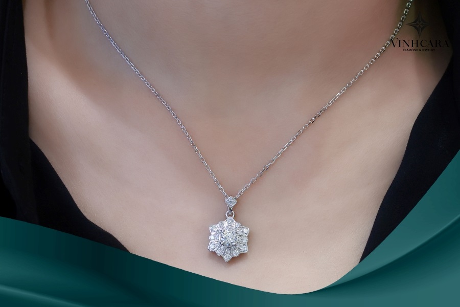 Mẫu dây chuyền hột xoàn 5.4ly giúp quý cô tỏa sáng rạng ngời