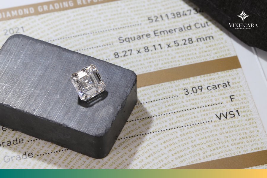 Màu nước tác động lớn đến giá kim cương trọng lượng 9 Carat Màu nước tác động lớn đến giá kim cương trọng lượng 9 Carat