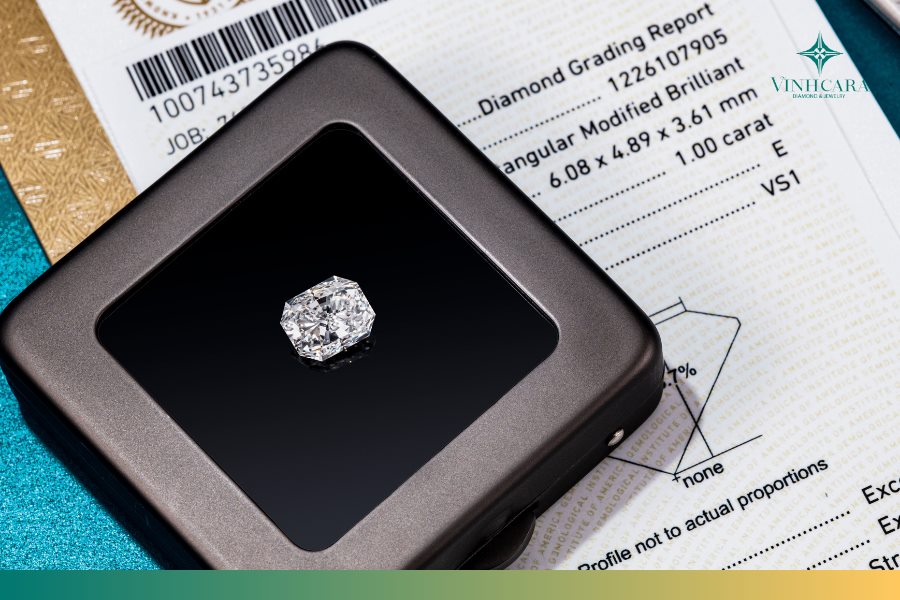 Kim cương 4 Carat có trọng lượng 0.8 gram