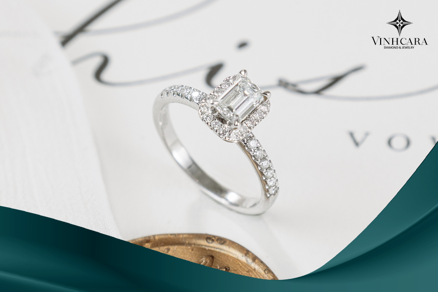 Nhẫn cầu hôn Kim cương Vàng trắng 18K VCR NH-0003 tinh xảo Nhẫn cầu hôn Kim cương Vàng trắng 18K VCR NH-0003 hiện đại