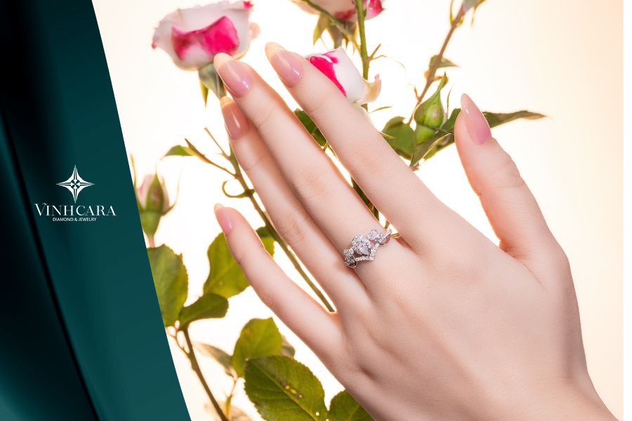 TOP 5+ nhẫn kim cương hình giọt nước mang đậm khí chất sang trọng