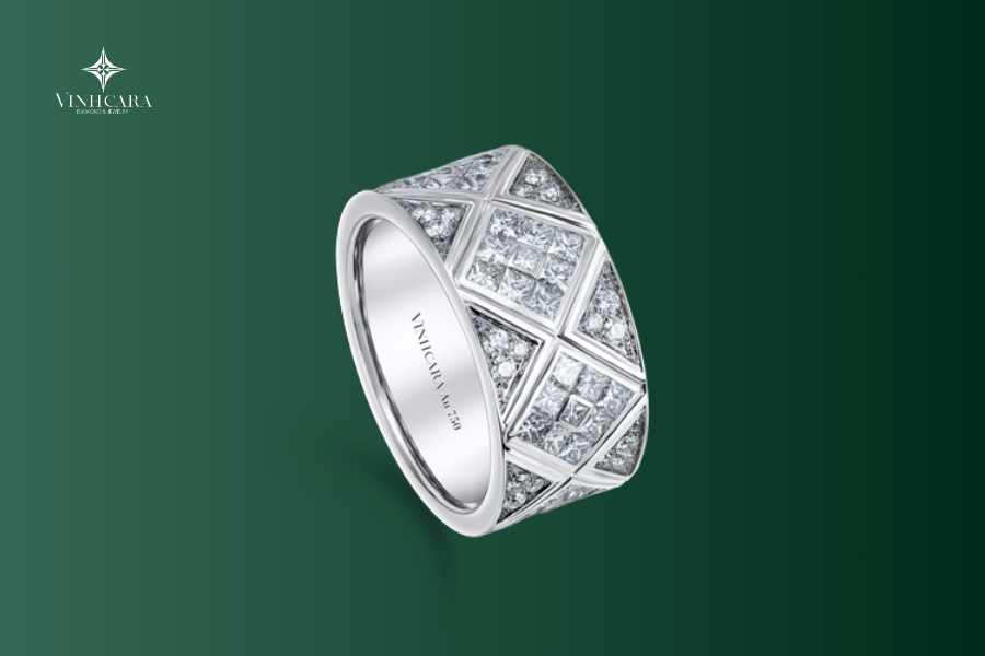 Nhẫn nam Kim cương Vàng trắng 18K VCR NA-0323 nổi bật Nhẫn nam Kim cương Vàng trắng 18K VCR NA-0323 mạnh mẽ
