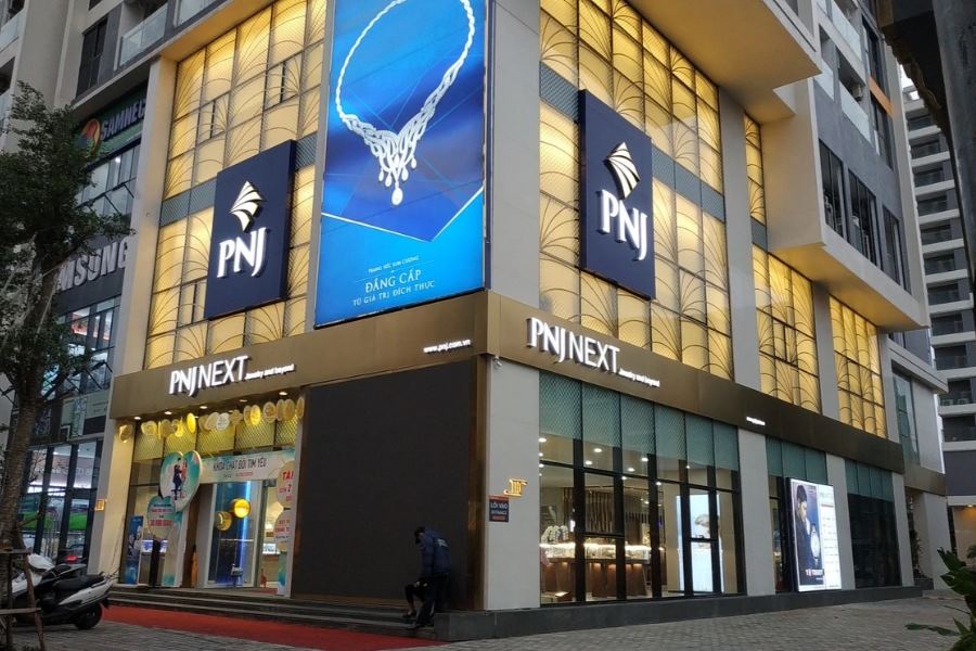 PNJ sở hữu hệ thống cửa hàng rộng khắp toàn quốc