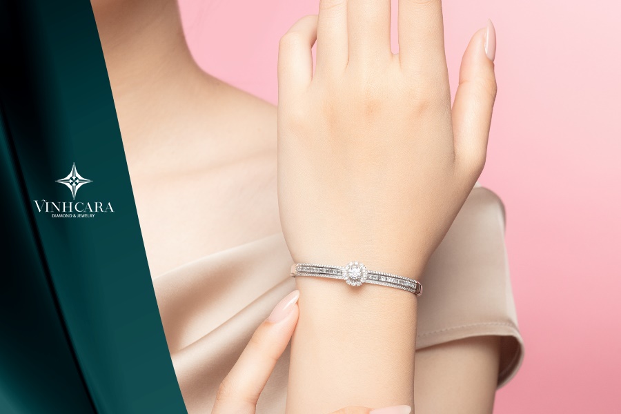 Tính thẩm mỹ của vòng tay nữ được đánh giá qua độ hoàn thiện chi tiết