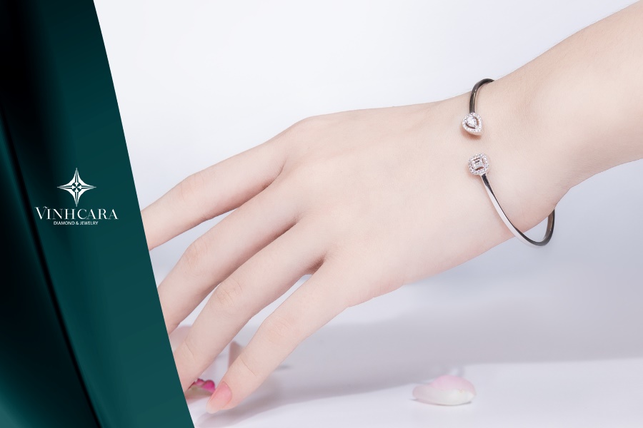 Vật liệu chế tác góp phần tạo nên cấu trúc bền vững cho vòng tay nữ