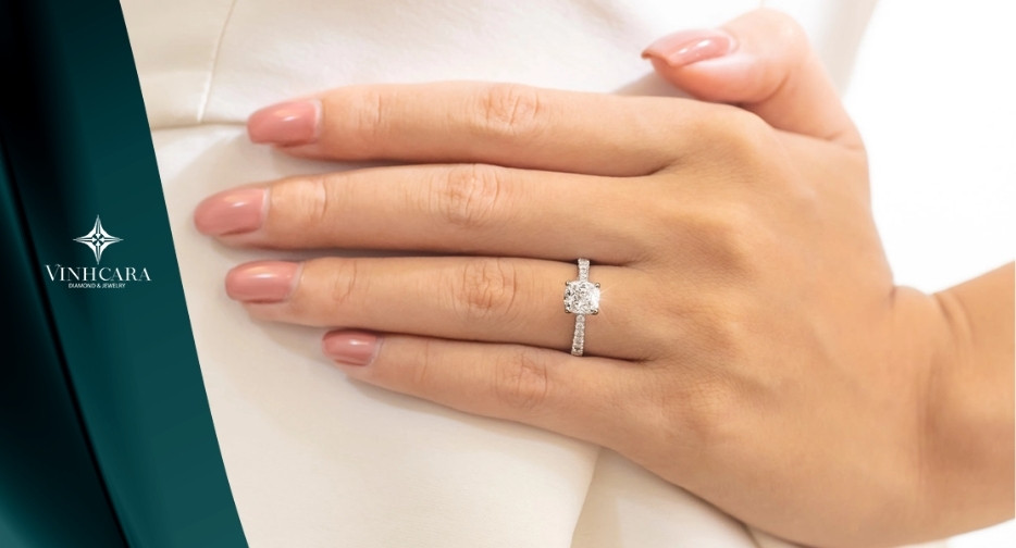 Vì sao nhẫn kim cương Solitaire được xem là “biểu tượng kinh điển” của nhẫn đính hôn?