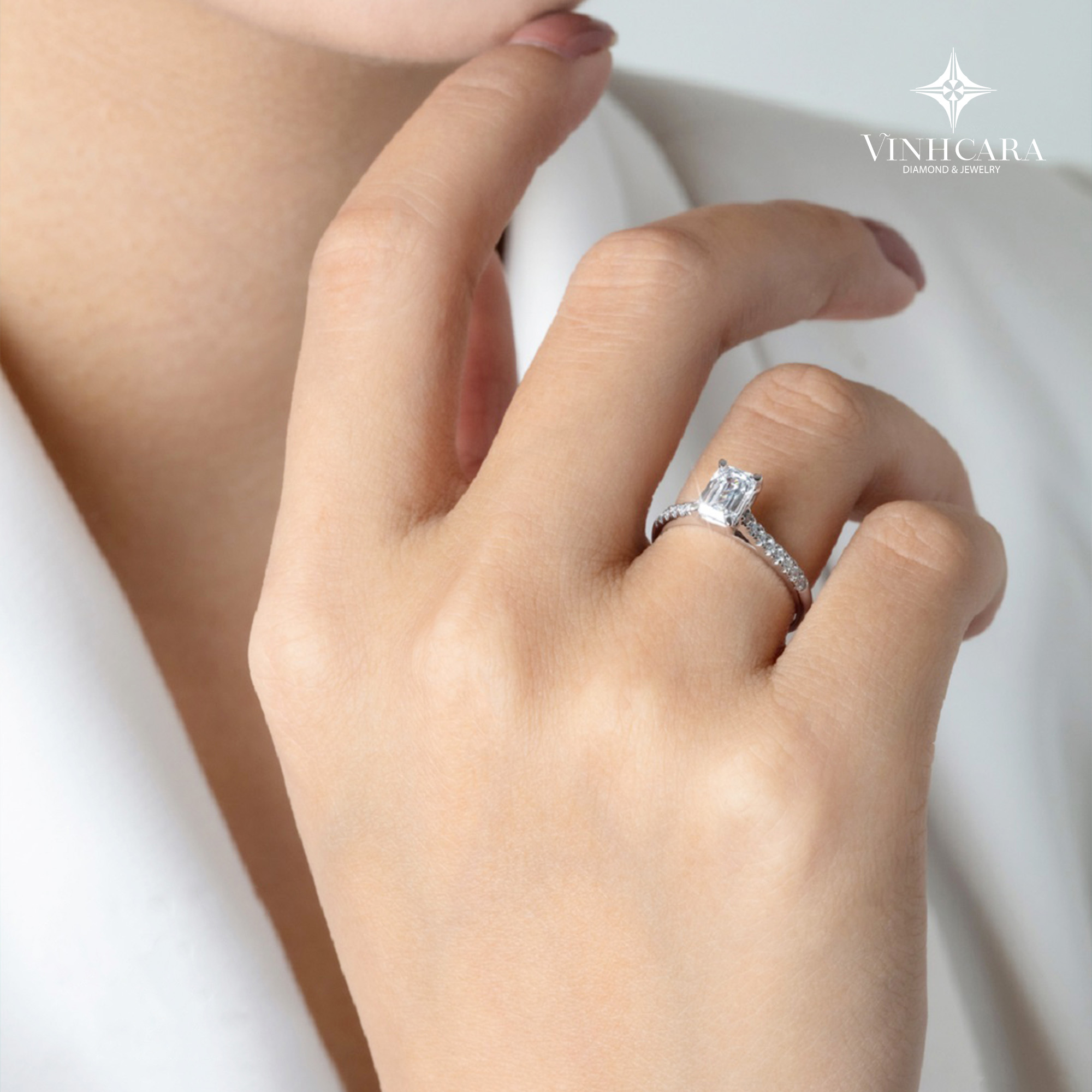 Vỏ nhẫn nữ Kim cương Vàng trắng 18K VCR NN-0002 độc lạ 